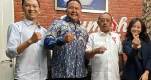 Diana, pemilik CV Sentoso Seal, adalah pengacara yang datang ke Armuji