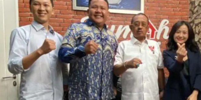 Diana, pemilik CV Sentoso Seal, adalah pengacara yang datang ke Armuji